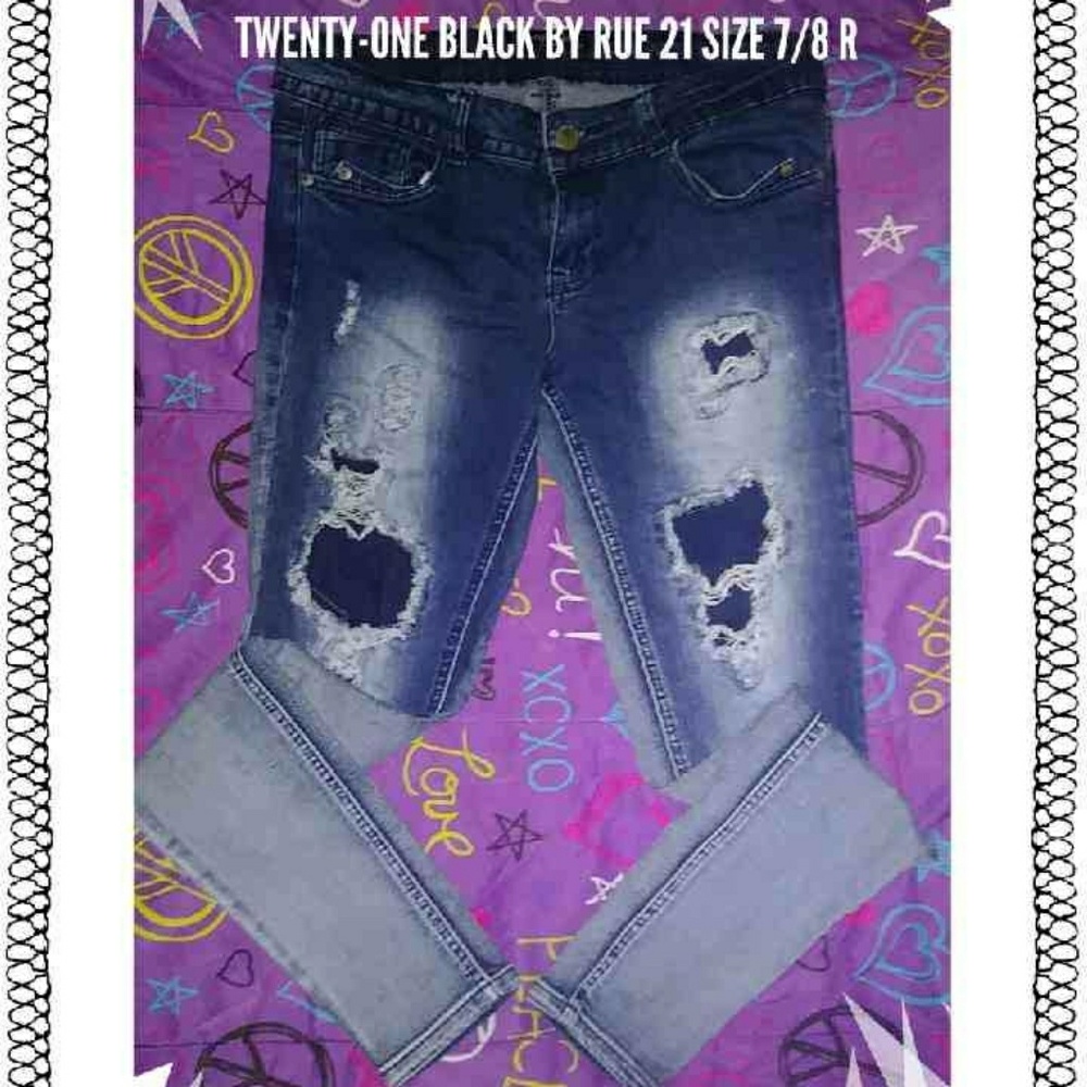PREOWNED~GREAT COND. TWENTY-ONE BLACK JEANS 7/8R